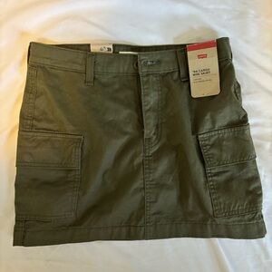 NWT Levi's Olive/Army Cargo Mini Skirt, Size 25